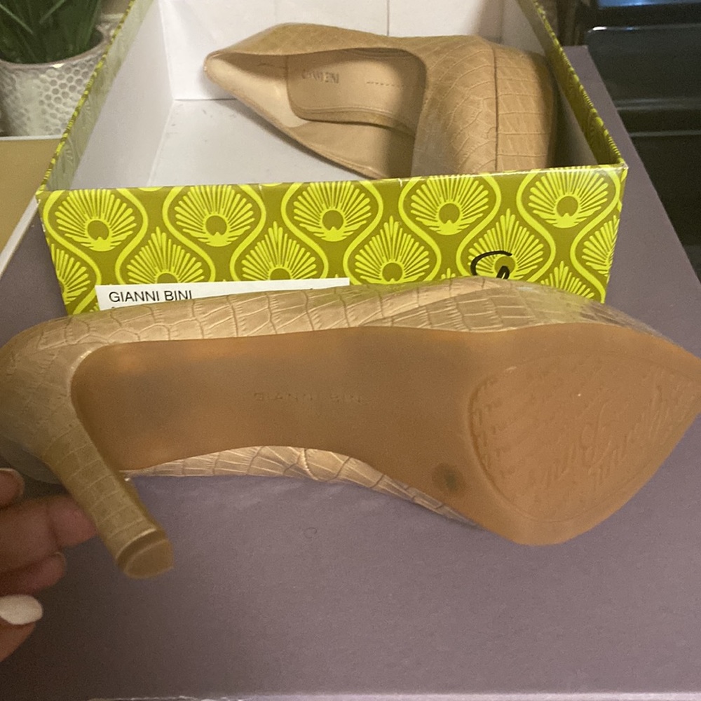 Never Worn - image 2